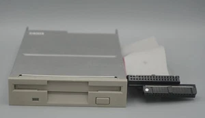 Teac FD-235HF 3.5 Inch Floppy Drive Beige With Cable - Tested-4jl1 - Photo 1/3