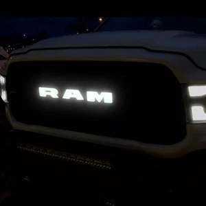 2019-23 RAM Lighted Grille Emblem, Chrome  - Bild 1 von 6