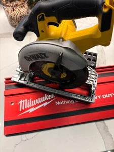 DEWALT Saw DCS391 / DCS565 Adaptor base / skid plate for  Milwaukee Guide rail - Picture 1 of 10