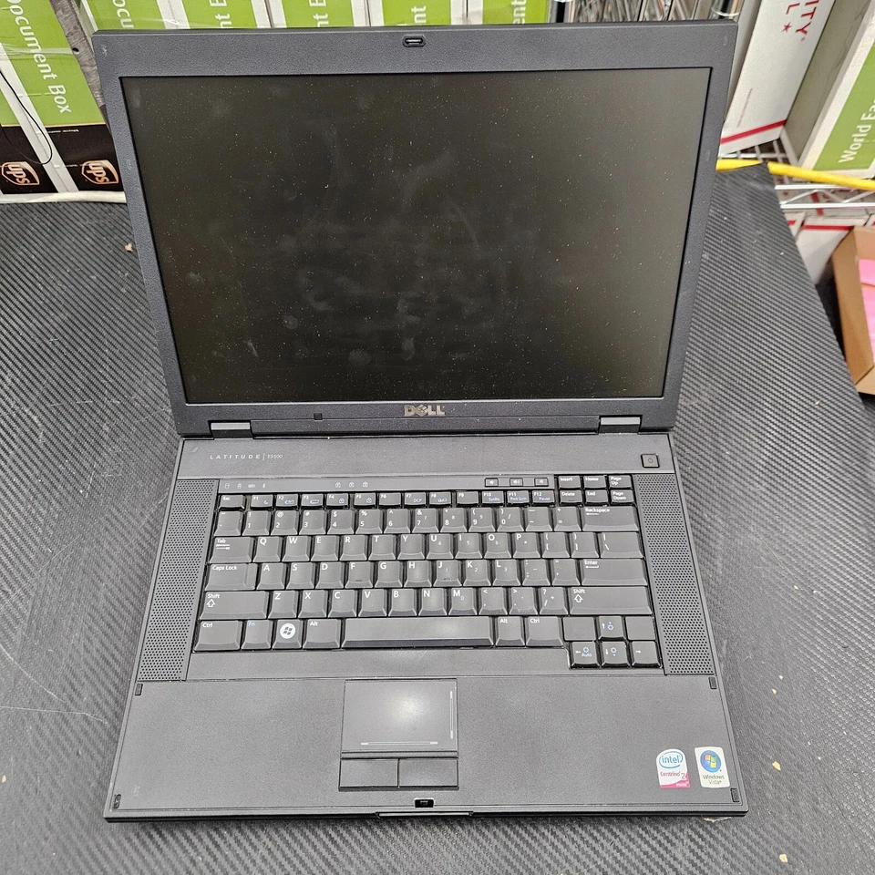 Dell Latitude E5500, Core 2 Duo T9550, 4GB RAM D2, 500GB HDD, Sin placa inferior/OS Foto 1 de 4