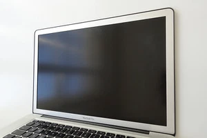 APPLE MACBOOK PRO 15” BILDSCHIRM / TASTATUR / GEHÄUSE ETC., GUTER ZUSTAND - Afbeelding 1 van 7
