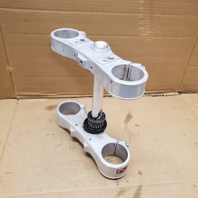 03-11 2008 KTM 450 SXF OEM triple árbol vástago de dirección superior inferior abrazaderas de horquilla Foto 1 de 4