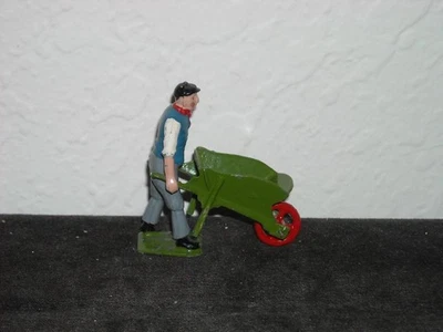 Juguete de plomo británico vintage trabajador agrícola con carretilla Foto 1 de 4