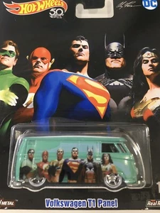 HOT WHEELS DC JUSTICE LEAGUE VOLKSWAGEN T1 PANEL - Picture 1 of 7