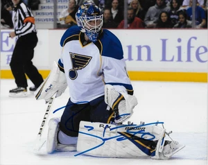 Autographed St Louis Blues Brian Elliott 8x10 Photo Original - Picture 1 of 2