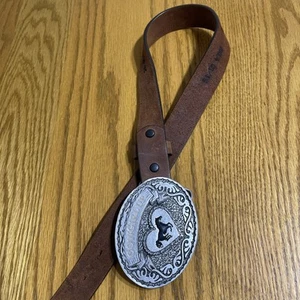 Justin brauner Ledergürtel 28" lang silberfarben COWGIRL UP 3D-Schnalle schwer 3,75" - Bild 1 von 7