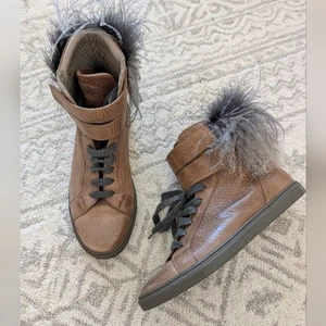 Botas de combate Brunello Cucinelli para mujer marrón con ribete de plumas de cuero, talla 39,5 - Imagen 1 de 11