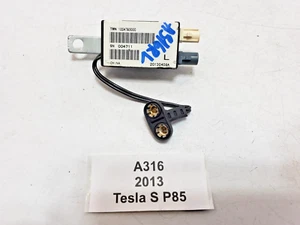 ✅ 2012-2016 OEM Tesla Model S Rear Left Driver Antenna Noise Filter Module - Picture 1 of 6