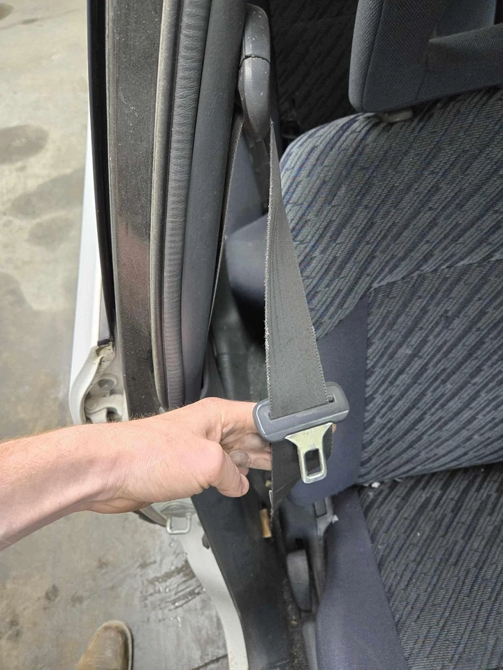 Toyota RAV-4 1998-2000 retractor de cinturón de seguridad de pasajero *gris* OEM 7321042200B0 Foto 1 de 1