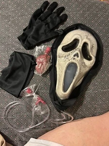 Scream Maske Handschuhe und Schärpe Herz Kostüm - Bild 1 von 7