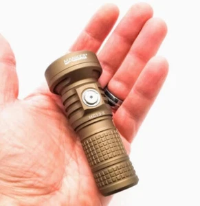 Linterna Mankerlight Pocket EDC 2000 lúmenes 600 metros USB C recargable - Imagen 1 de 12