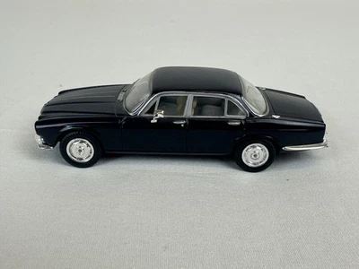 Rare Vanguard Daimler Jaguar Sovereign Dark Blue VA08800 1:43 - Image 1 of 4