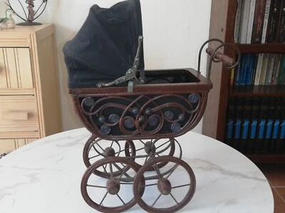 Landau poupée Ancien Bois Et Rotin.  - Photo 1/4