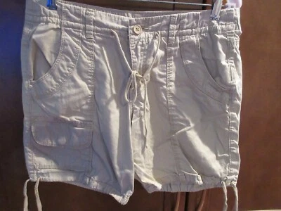 CALVIN KLEIN KHAKI WOEMN'S CARGO SHORTS SIZE 8 - Image 1 of 2