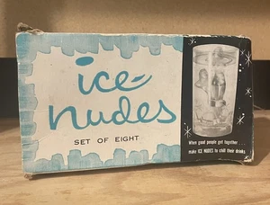 Bandejas de cubitos de hielo Ice Nudes años 60 faltan 1 dañadas como encontradas - Imagen 1 de 10