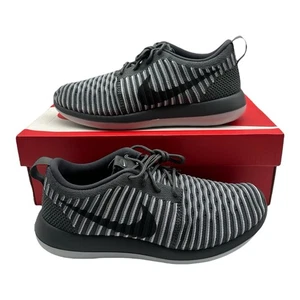 Nike Roshe Two Flyknit Shoes Womens Sz 8 Dark Grey Pure Platinum 844929-002 - Picture 1 of 11