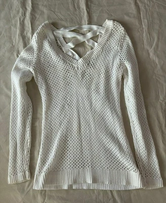 Suéter para mujer Guess talla S blanco tejido abierto manga larga cuello en V espalda entrecruzada Foto 1 de 4