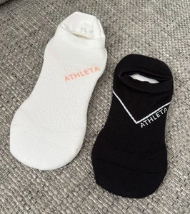 ATHLETA 2 Pair of Everyday Ankle & No Show Socks White/Black M/L (7-9.5) NWOT - Picture 1 of 6