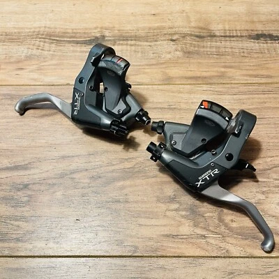 Shimano XTR ST-M952 9 Speed STI Shifter V-Brake Levers MISSING RIGHT LEVER PLAST - Image 1 of 4