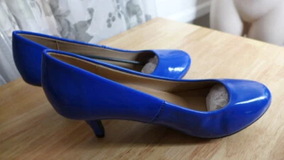 NUEVO Zapatos de salón para mujer cómodos charol tacón bajo punta redonda azul real talla 8,5 M Foto 1 de 4