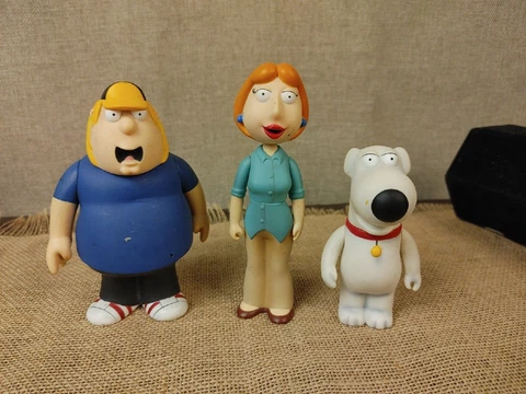 Fox Family Guy Mezco Figures Lot Brian Lois Chris Cover
