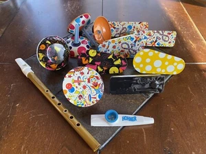 Vintage Metal Tin Litho Noise Maker New Years Holiday Toy Party Favor Lot of 13! - Bild 1 von 11