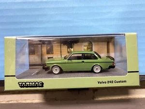 1/64 TARMAC VOLVO 242 2 DOOR CUSTOM GREEN - Picture 1 of 2