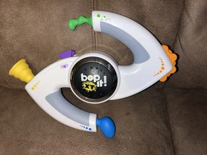 Bop It! XT Extreme Handheld Electronic Hasbro 2010 Game - White - Tested & Works - Picture 1 of 5