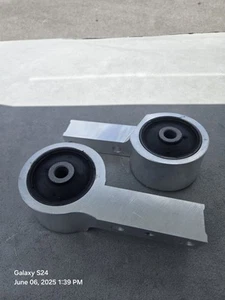 Buje de brazo de control inferior (delantero) compatible con Honda Pilot 2009-2015 paquete de 2 - Imagen 1 de 10