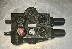 JOHN DEERE RE248040 SELEKTIVSTEUERVENTIL 5065M 5095M 5100M TRAKTOR RE195481 - Bild 1 von 5