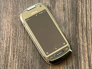 Nokia C7 - 8 GB - Chrome in White Color (Unlocked) - Picture 1 of 13