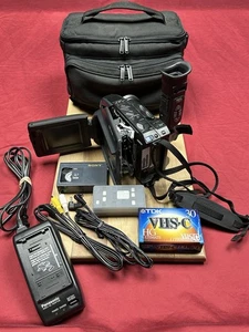 Panasonic Palmsight / Palmcorder 20x optischer Zoom Camcorder VHSC PV-L857D GETESTET - Bild 1 von 24
