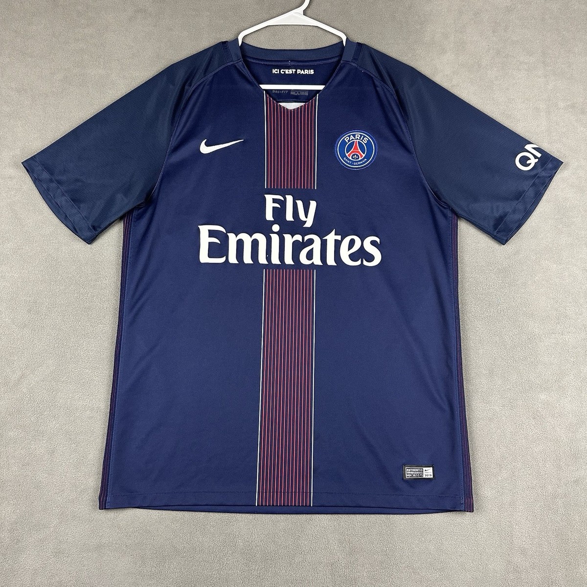 Size L Paris Saint-Germain International Club Soccer Fan