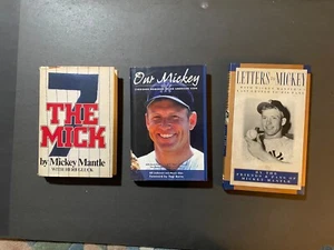 Lotto di 3 copertine rigide Mickey Mantle con copripolvere, The Mick, Our Tockey, Letters. - Foto 1 di 5