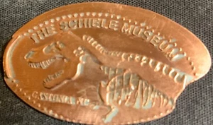 TYRANNOSAURUS SCHELETRO DI DINOSAURO - SCHIELE MUSEUM NORTH CAROLINA ZINCO PENNY - Foto 1 di 2