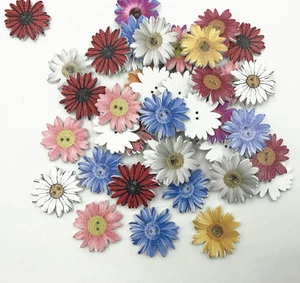 50PCS Blumen Holz Knopf/Knöpfe Fit Nähen Scrapbooking Dekoration Mischfarbe 26mm - Picture 1 of 4