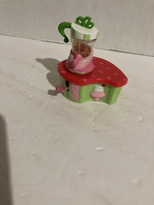 Strawberry Shortcake Table Blender Smoothie Mixer 2008 Hasbro Works Dollhouse - Picture 1 of 6
