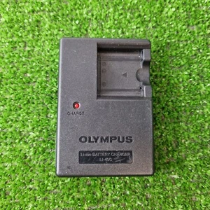 Genuine Olympus LI-40C Olympus Camera L1-40B Lithium Ion Battery Charger - Picture 1 of 3