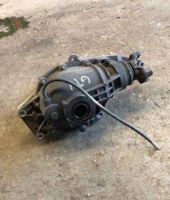 2004-2007 Buick Rainier 3.73 Ratio Front Axle Differential Carrier Assembly OEM - Image 1 of 2