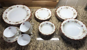 Harmony House Wembley Fine China 28 pieces Vintage Collection - Picture 1 of 1