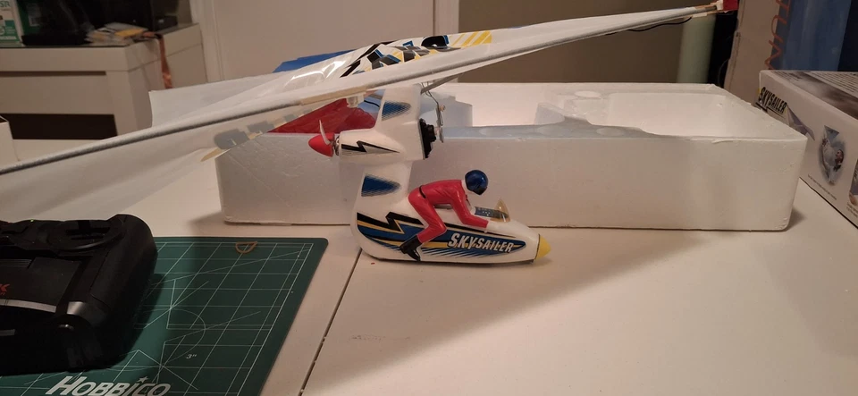 Vintage SKYSAILER R/C Hangglider By Flyzone - Image 1 of 4