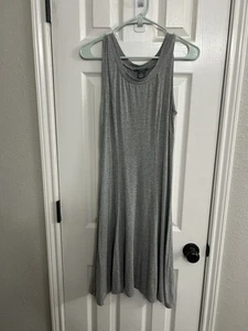 Chelsea and theodore Maxikleid einfarbig grau ärmellos Tank Größe Medium - Bild 1 von 4