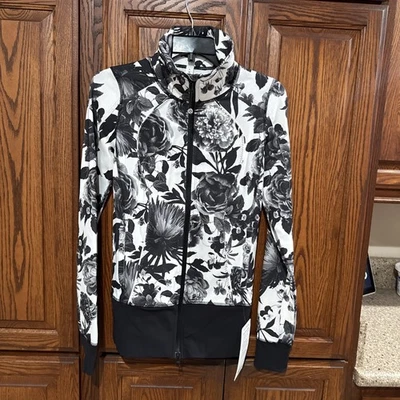 Bonita asana Lululemon nueva con etiquetas.  chaqueta cremallera completa pista UON 4 negro blanco Foto 1 de 4