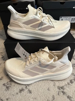 NOVO Tênis de Corrida Feminino Adidas Ultraboost 5X Off White Taupe JQ2931 Caminhada - Imagem 1 de 4