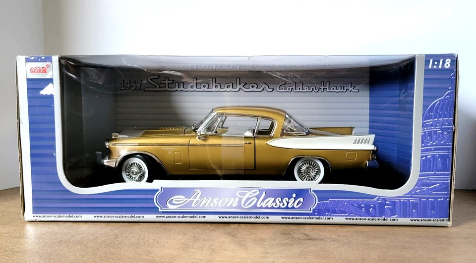 Vintage Anson Classic Studebaker Golden Hawk 30384 escala 1:18 1957 sellado Foto 1 de 4