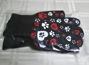 Temp-tations (2) Oven Safe Gloves LARGE Black w/ Red Silicone Accents PawfettiÂ 