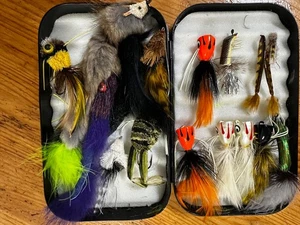 Richard Wheatley Of England Fly Box Foam base Lid Lures Popper Bugs Included - Picture 1 of 20