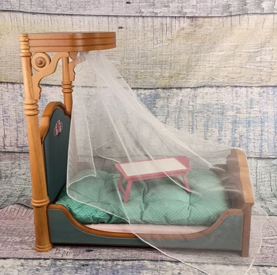 Cama pintada verde azulado medio dosel de madera American Girl para muñeca Cecile y Marie Grace Foto 1 de 4