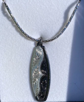 Montana Plateros Dos Tonos Gunmetal Festoneado Ondulación Colgante Collar Hecho en EE. UU. Foto 1 de 2