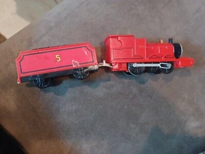  2009 Thomas & Friends Trackmaster Motorized Railway Train Engine JAMES Works  - Picture 1 of 9
